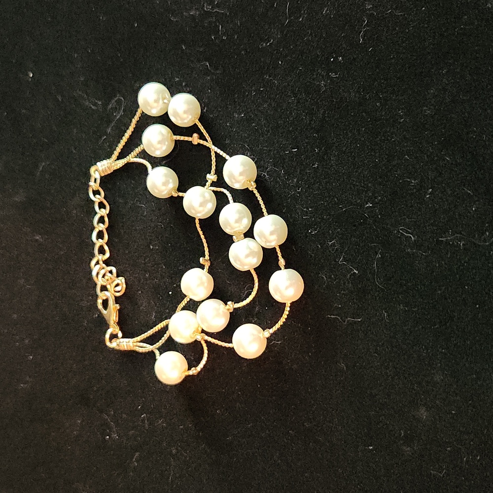 Gold and White Beaded Bracelet